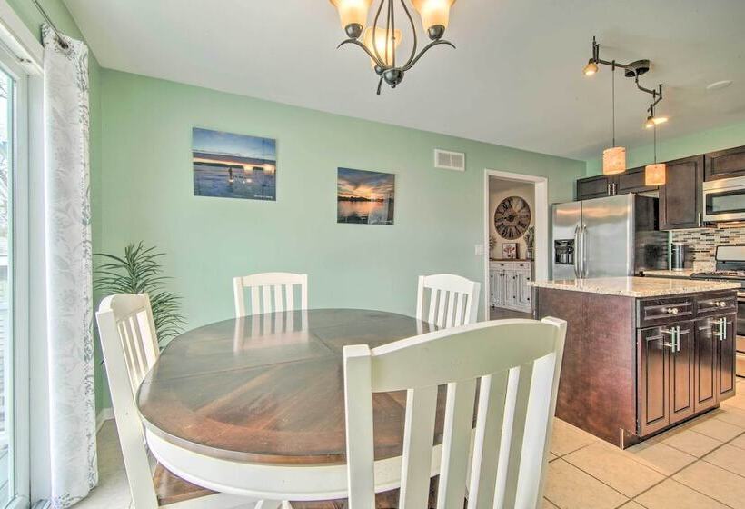 Cozy Silver Lake Retreat W/ Private Hot Tub!