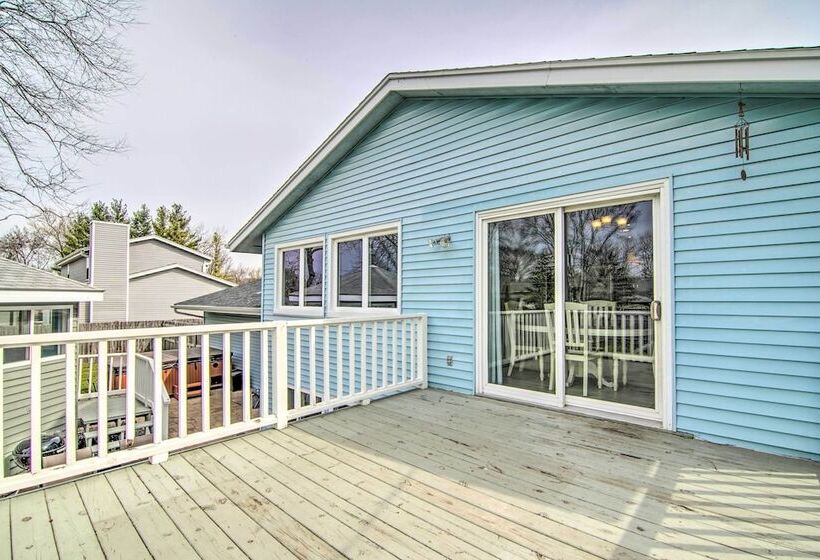 Cozy Silver Lake Retreat W/ Private Hot Tub!