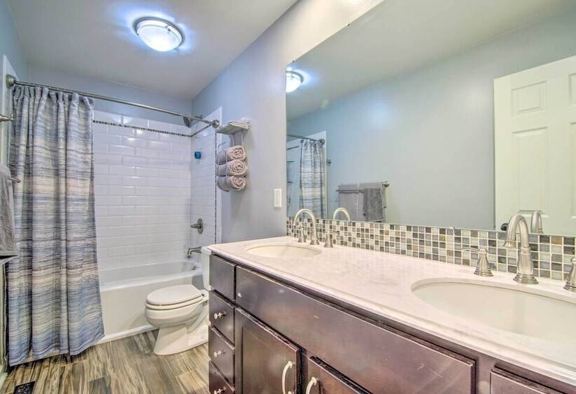 Cozy Silver Lake Retreat W/ Private Hot Tub!