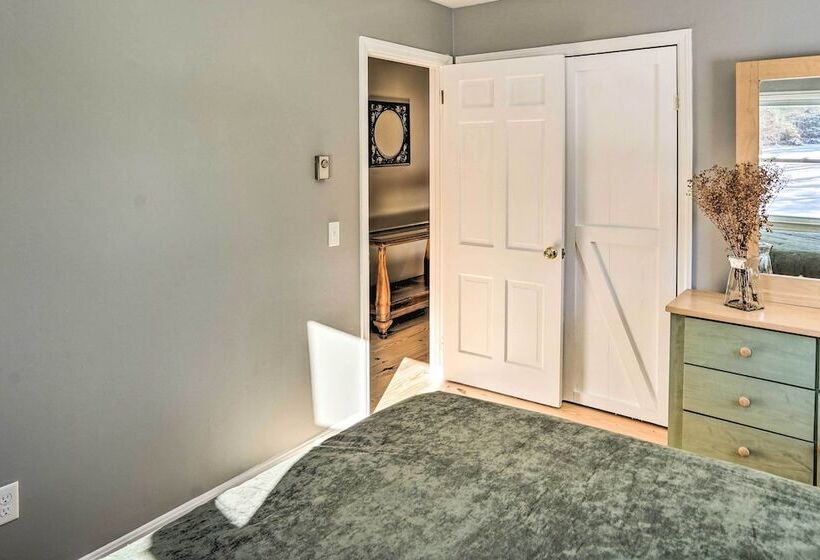 Cozy Southern Vermont Home W/ On Site Trails