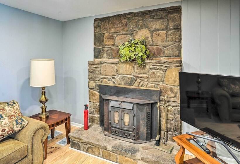 Cozy Southern Vermont Home W/ On Site Trails