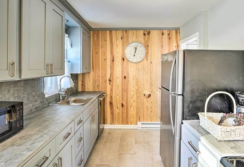 Cozy Southern Vermont Home W/ On Site Trails