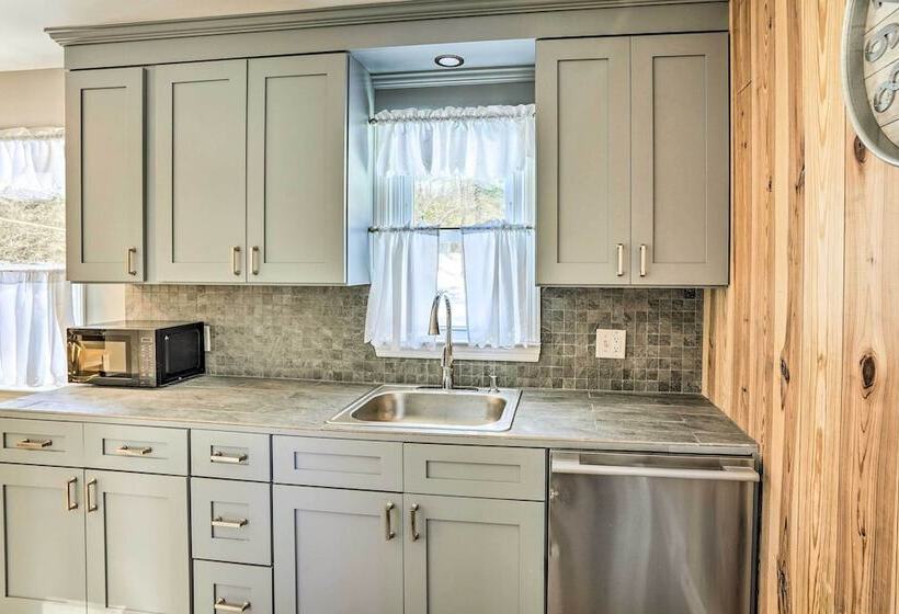 Cozy Southern Vermont Home W/ On Site Trails