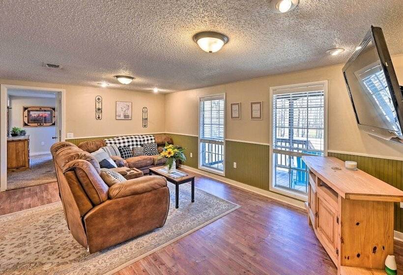 Whispering Oaks  Broken Bow Cottage Near Hiking!