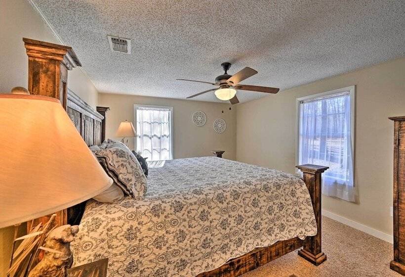 Whispering Oaks  Broken Bow Cottage Near Hiking!