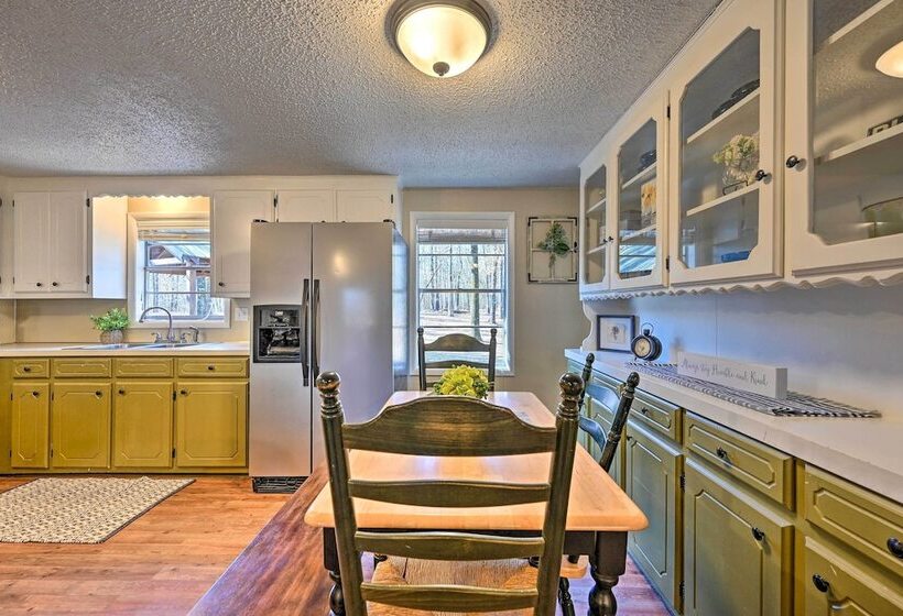 Whispering Oaks  Broken Bow Cottage Near Hiking!