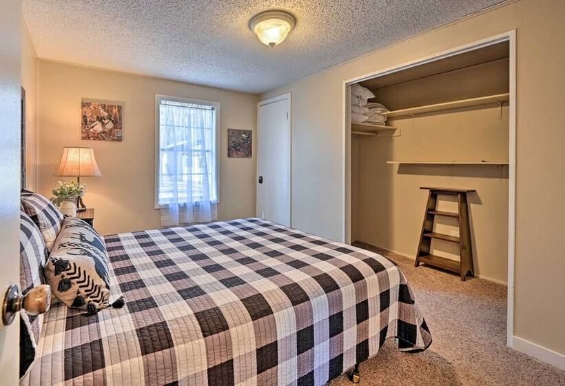 Whispering Oaks  Broken Bow Cottage Near Hiking!