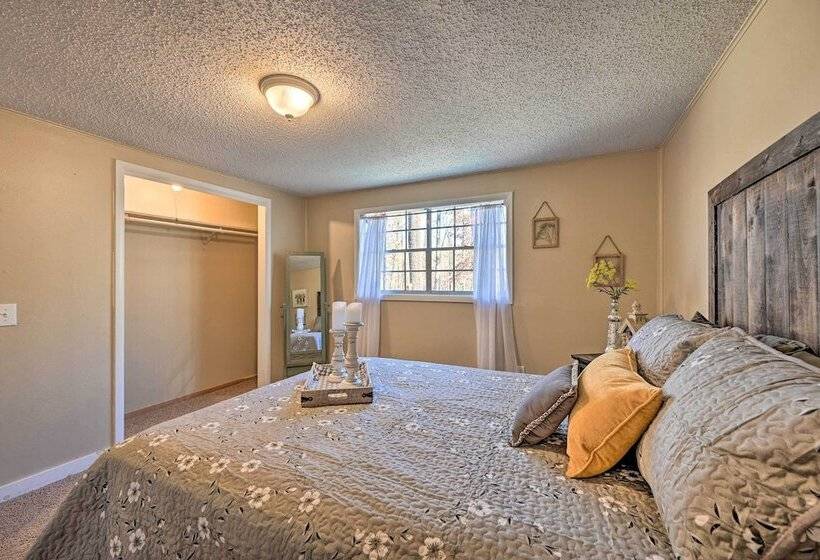 Whispering Oaks  Broken Bow Cottage Near Hiking!