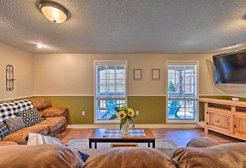 Whispering Oaks  Broken Bow Cottage Near Hiking!