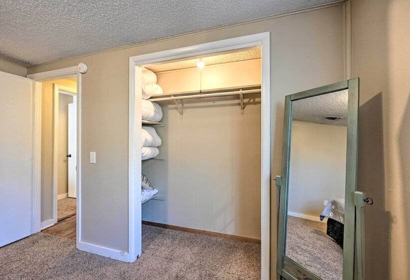 Whispering Oaks  Broken Bow Cottage Near Hiking!