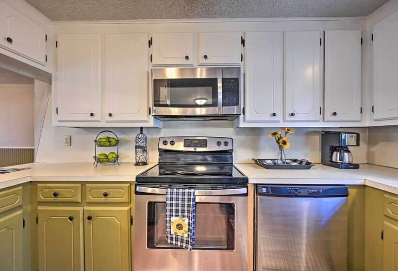 Whispering Oaks  Broken Bow Cottage Near Hiking!