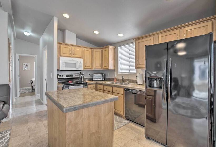 Cozy Yuma Retreat, Proximity To Golf Courses!