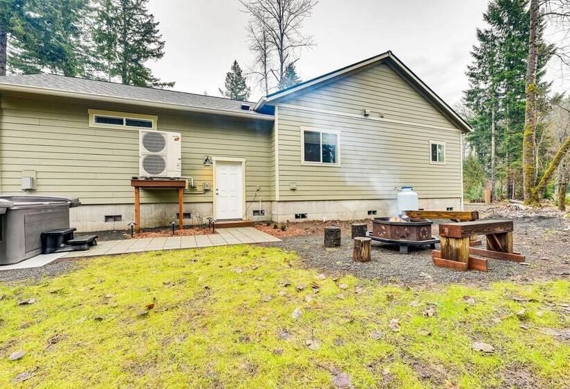 Family Friendly Packwood Retreat W/ Deck!