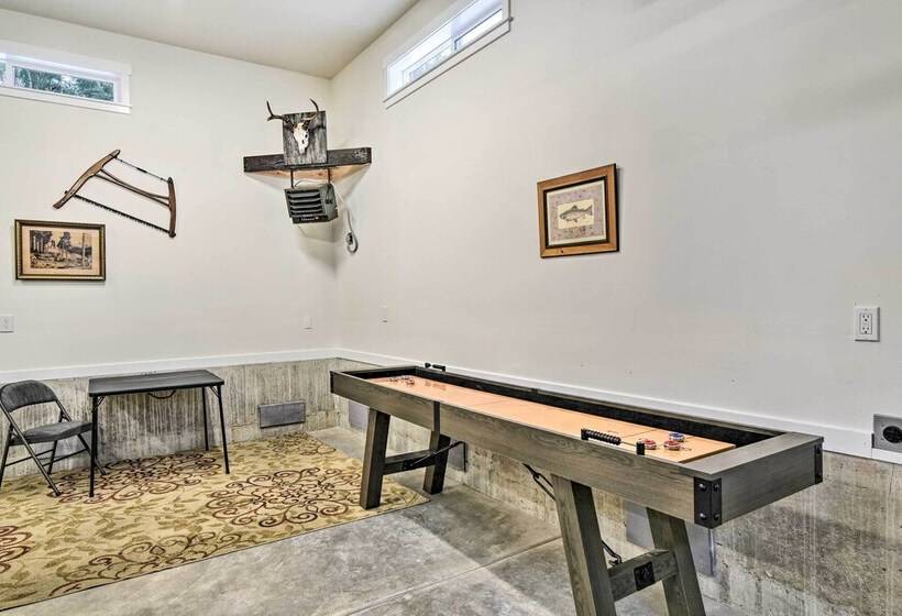 Family Friendly Packwood Retreat W/ Deck!