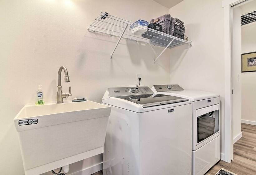 Family Friendly Packwood Retreat W/ Deck!