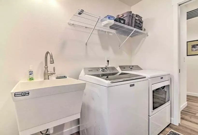 Family Friendly Packwood Retreat W/ Deck!