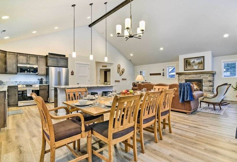 Family Friendly Packwood Retreat W/ Deck!