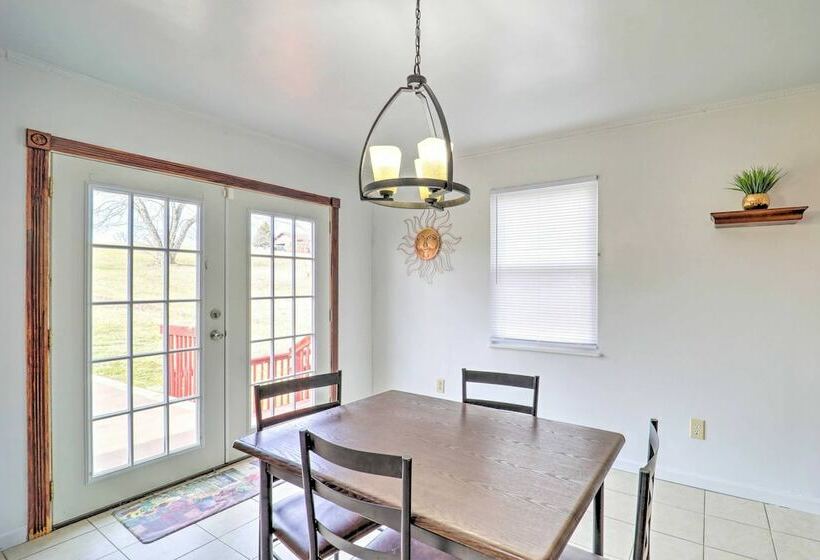 Familyfriendly Jonesborough Retreat W/ Yard!