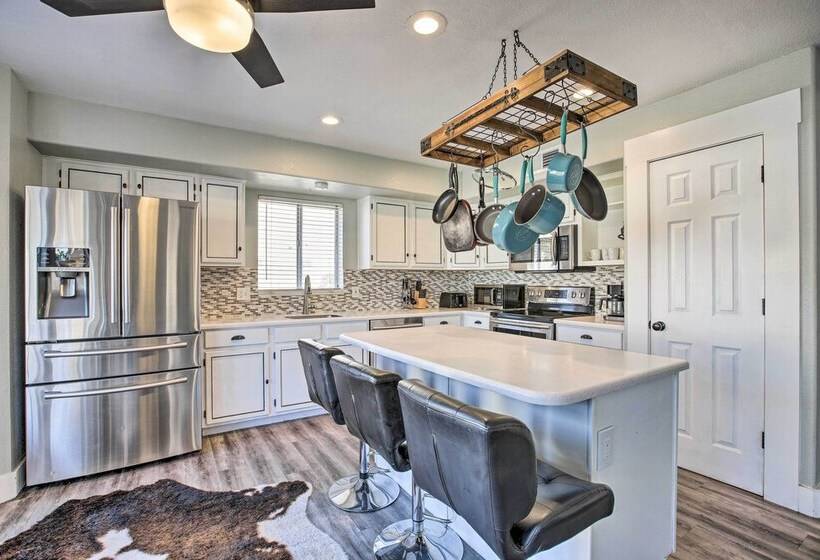 Pet Friendly Glendale Home W/ Pool, Near Golfing