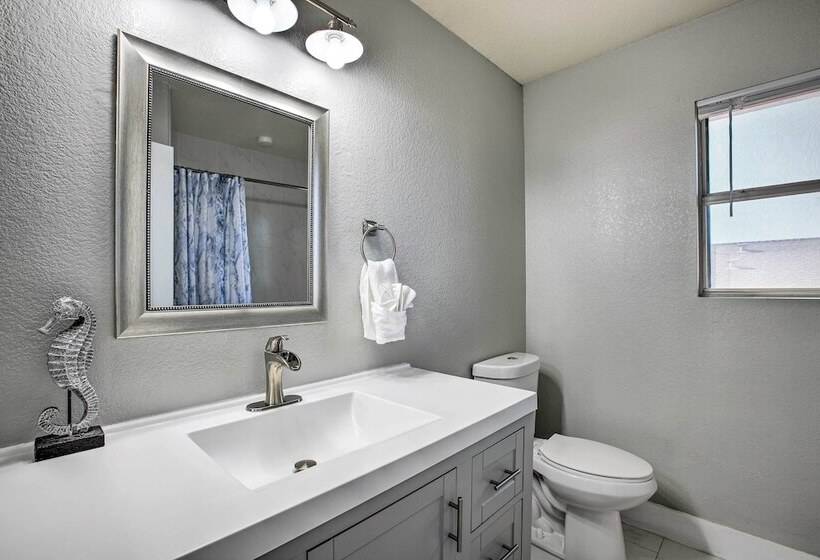 Pet Friendly Glendale Home W/ Pool, Near Golfing