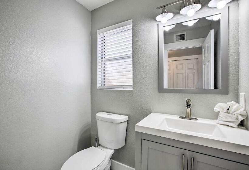 Pet Friendly Glendale Home W/ Pool, Near Golfing