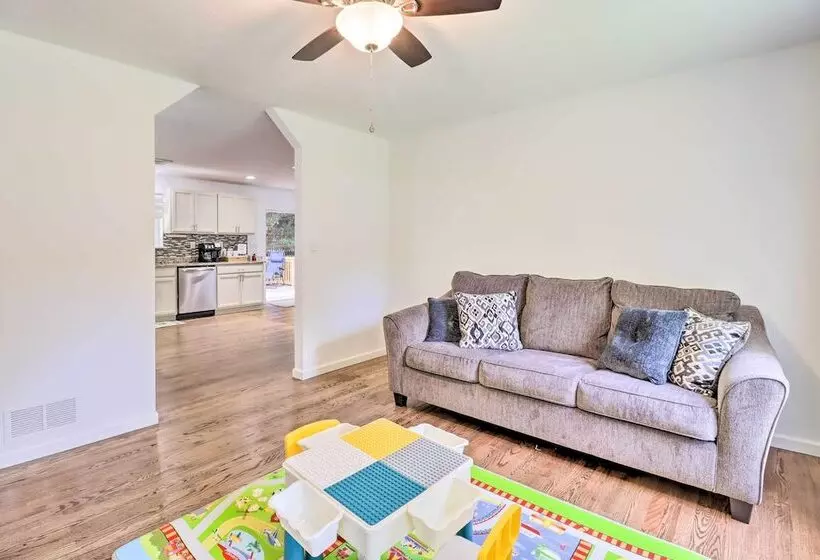 Gorgeous Pocono Summit Retreat W/ Deck & Hot Tub!