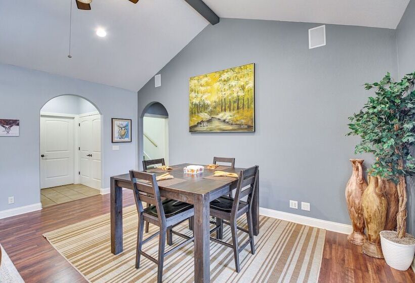 < 5 Mi To Lake Desoto: Grand Hot Springs Home