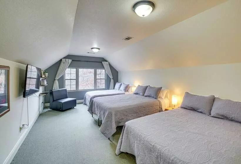 < 5 Mi To Lake Desoto: Grand Hot Springs Home