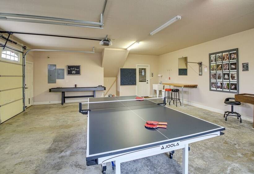 < 5 Mi To Lake Desoto: Grand Hot Springs Home