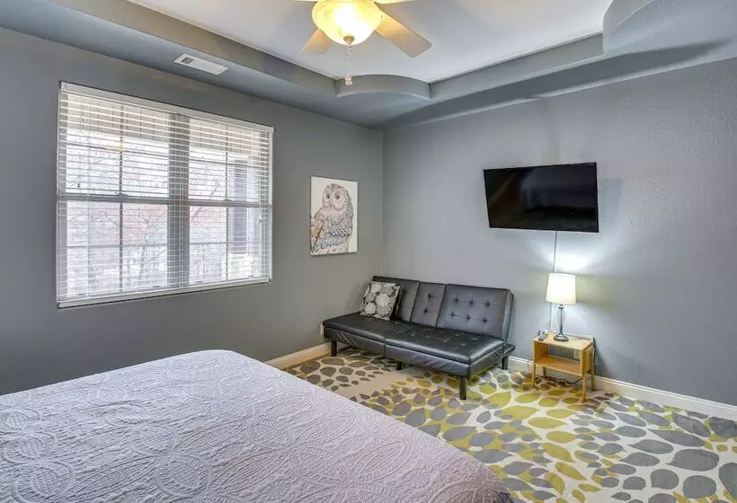 < 5 Mi To Lake Desoto: Grand Hot Springs Home