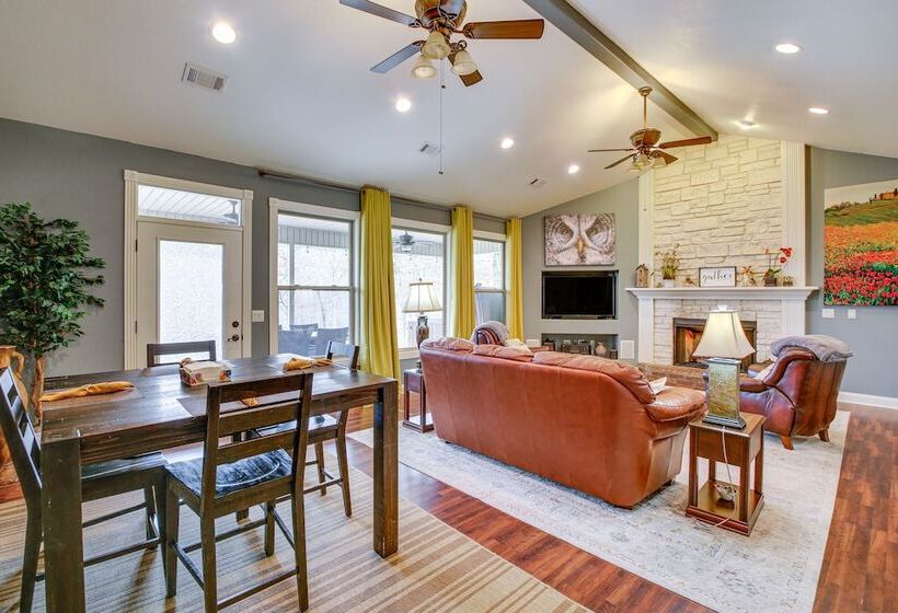 < 5 Mi To Lake Desoto: Grand Hot Springs Home