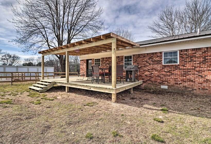 Greers Ferry Home On 40 Acres 1/4 Mi To Lake!