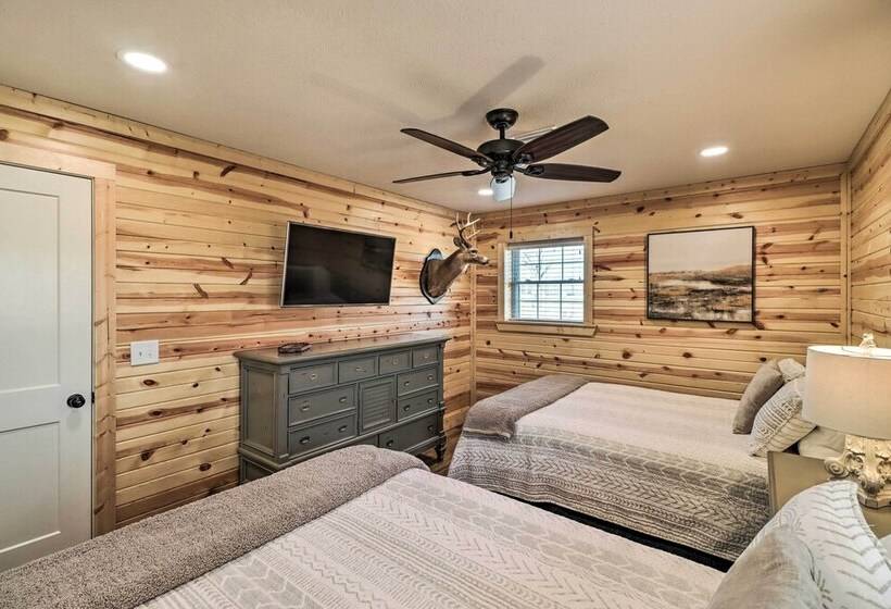 Greers Ferry Home On 40 Acres 1/4 Mi To Lake!