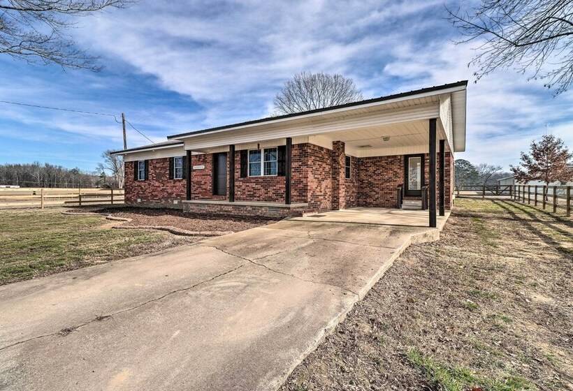 Greers Ferry Home On 40 Acres 1/4 Mi To Lake!