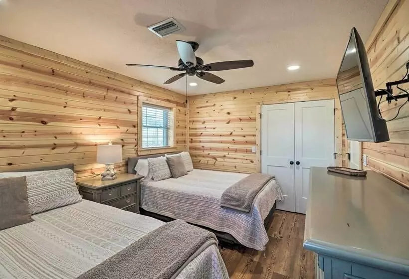 Greers Ferry Home On 40 Acres 1/4 Mi To Lake!