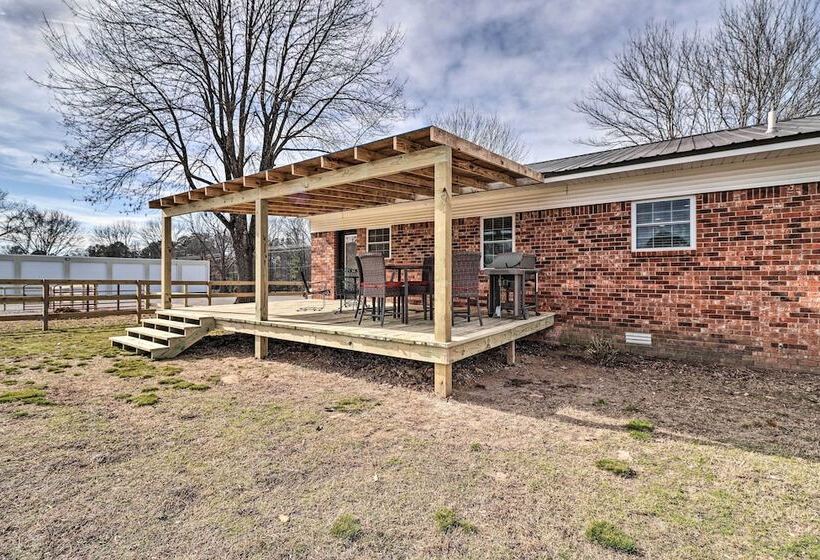Greers Ferry Home On 40 Acres 1/4 Mi To Lake!