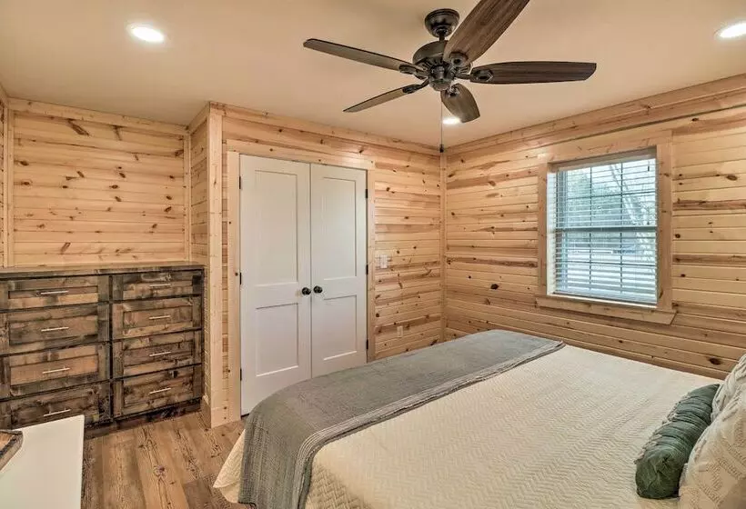 Greers Ferry Home On 40 Acres 1/4 Mi To Lake!