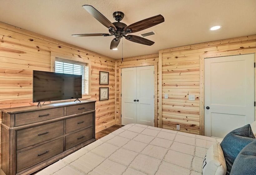 Greers Ferry Home On 40 Acres 1/4 Mi To Lake!