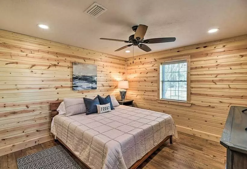 Greers Ferry Home On 40 Acres 1/4 Mi To Lake!