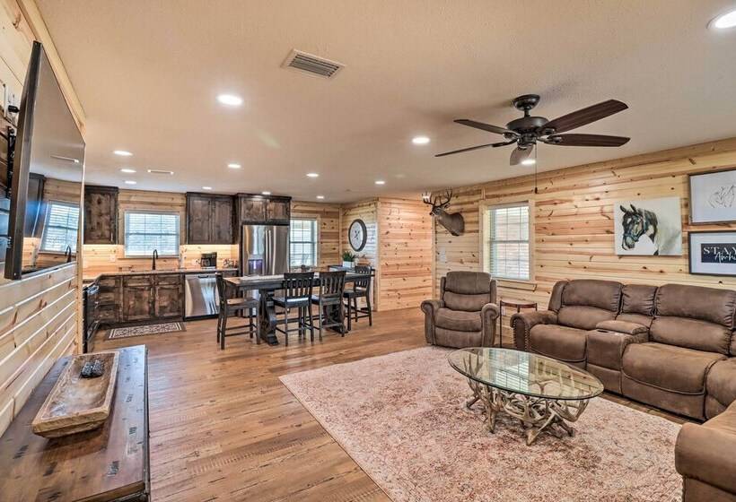 Greers Ferry Home On 40 Acres 1/4 Mi To Lake!