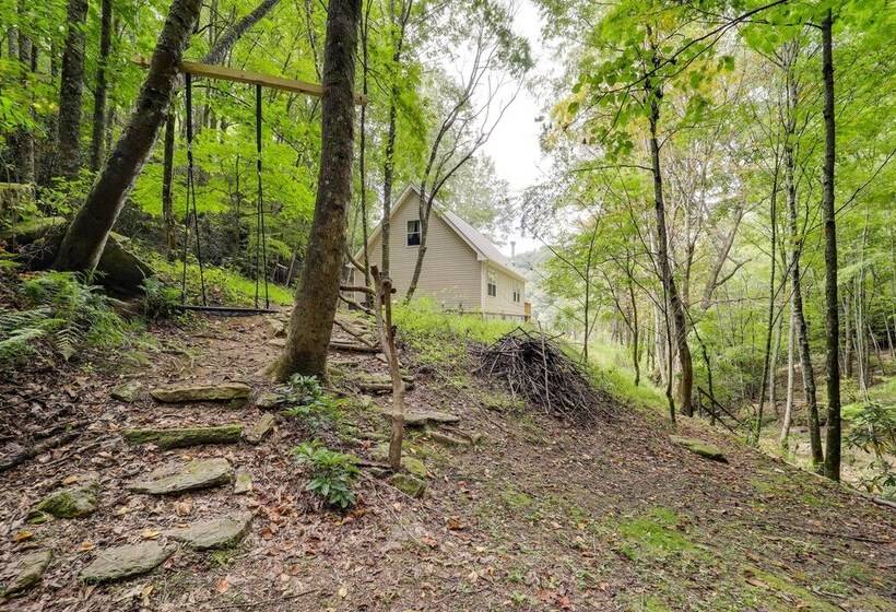 Greystone Creekside Cabin: Hike, Fish & Explore!