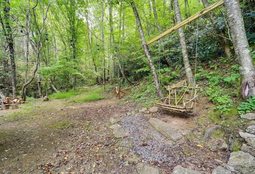 Greystone Creekside Cabin: Hike, Fish & Explore!
