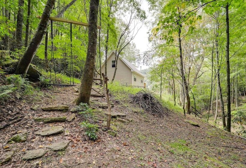 Greystone Creekside Cabin: Hike, Fish & Explore!