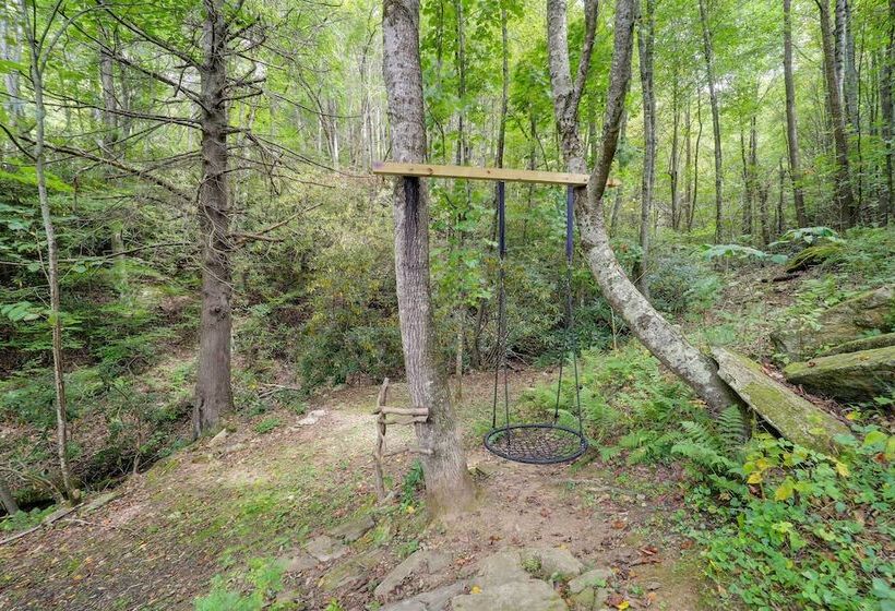 Greystone Creekside Cabin: Hike, Fish & Explore!