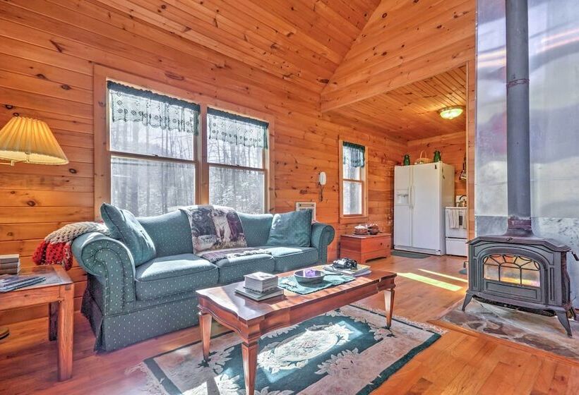 Highlands Cabin W/ Forest Views < 4 Mi To Cashiers