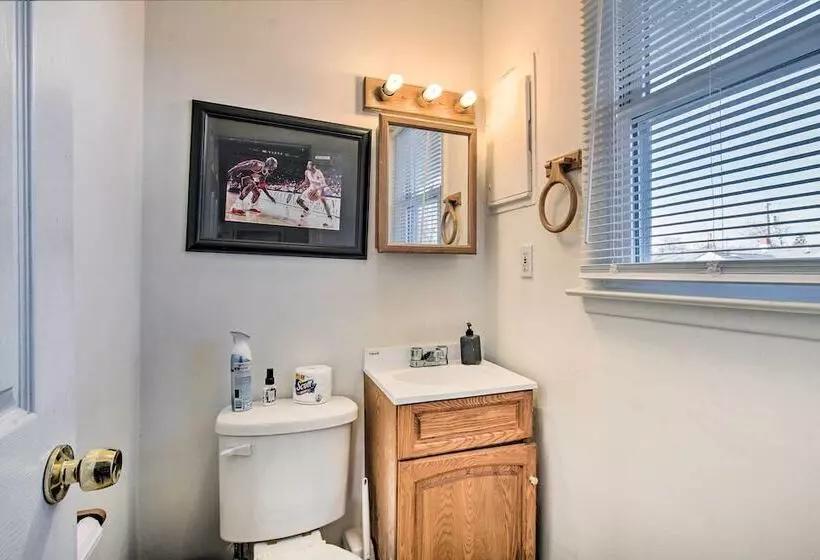 House W/ Pellet Smoker & Grill, 1 Mi To Lake!