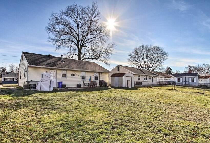 House W/ Pellet Smoker & Grill, 1 Mi To Lake!