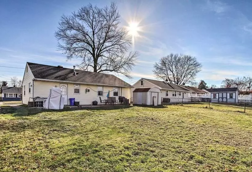 House W/ Pellet Smoker & Grill, 1 Mi To Lake!