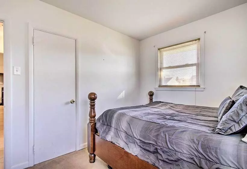 House W/ Pellet Smoker & Grill, 1 Mi To Lake!