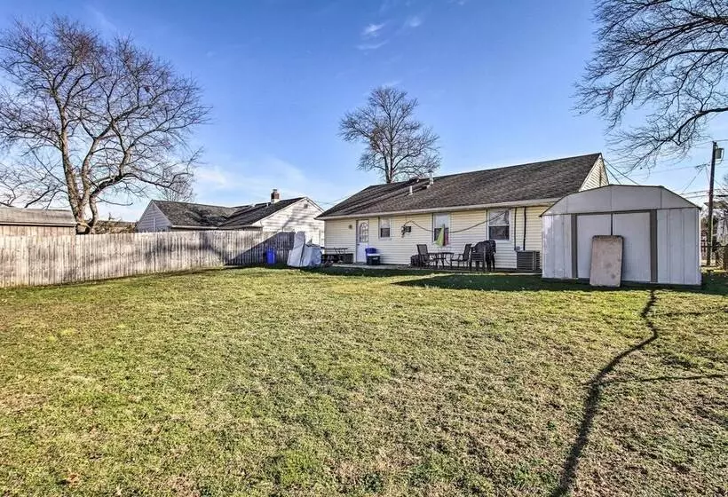 House W/ Pellet Smoker & Grill, 1 Mi To Lake!